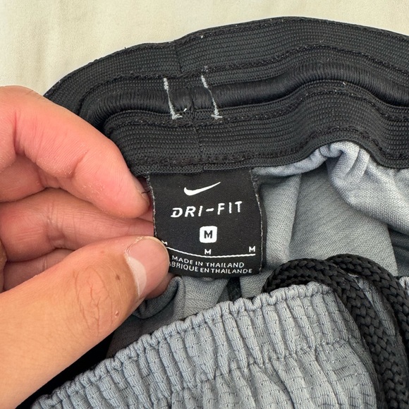 Nike dri fit shorts size Medium - Picture 5 of 5